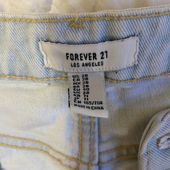 Forever 21 light wash distressed shorts - Picture 3 of 3